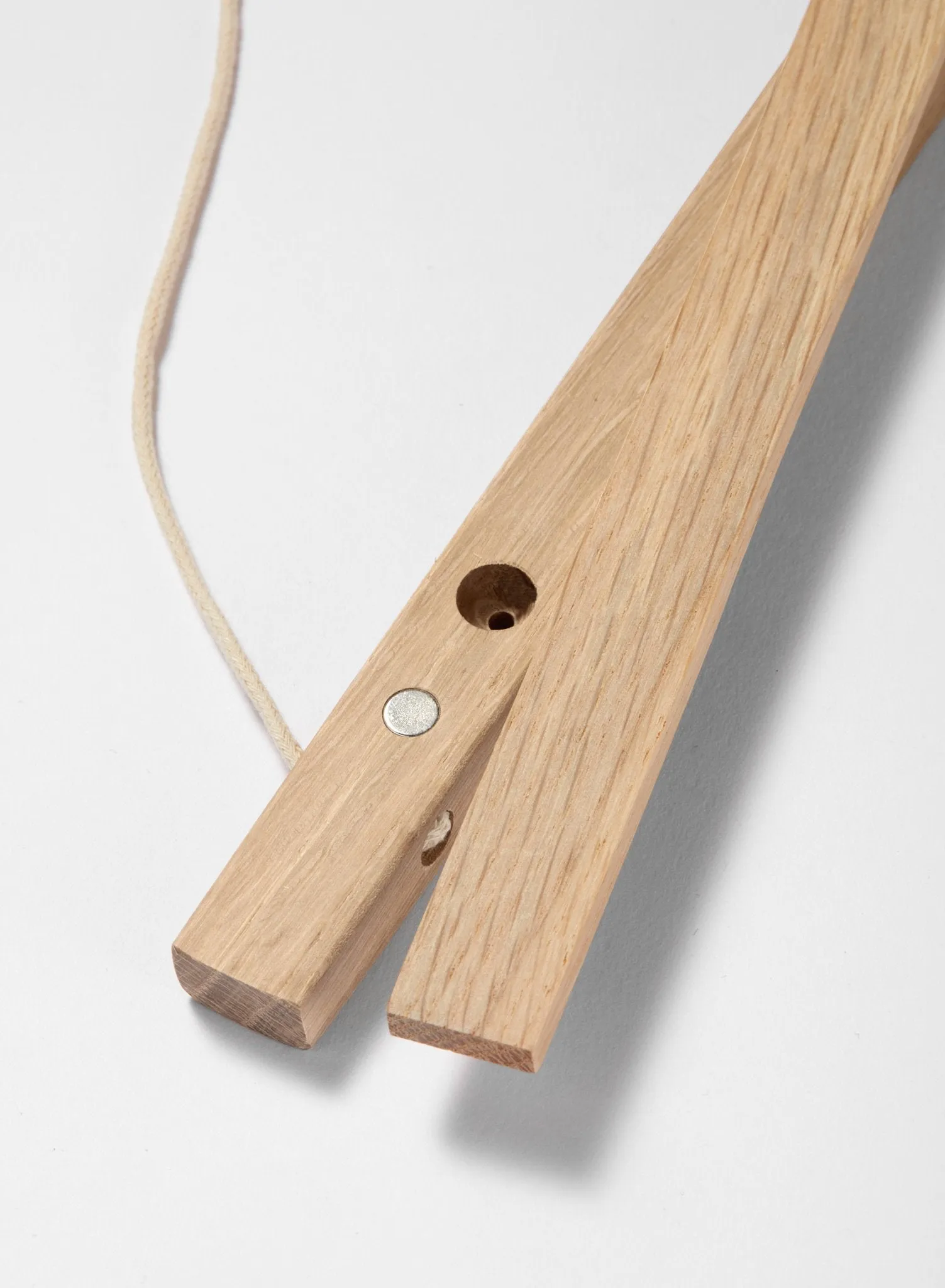 Solid Oak Poster Hanger, 16 in | 41 cm